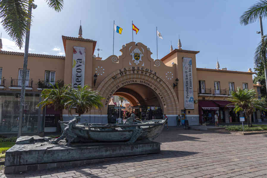 Tenerife 050 - Santa Cruz de Tenerife - mercado de Nuestra Señora de África.jpg